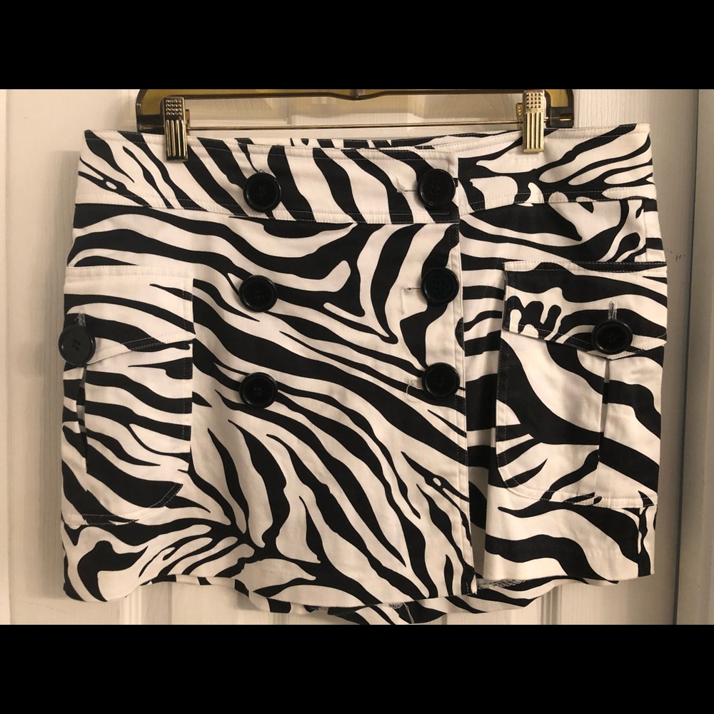 Cache Black and White Skort’s